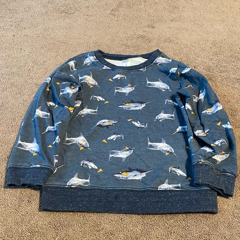 Carter’s kid “pizza shark” sweatshirt. Size 7. Blue.